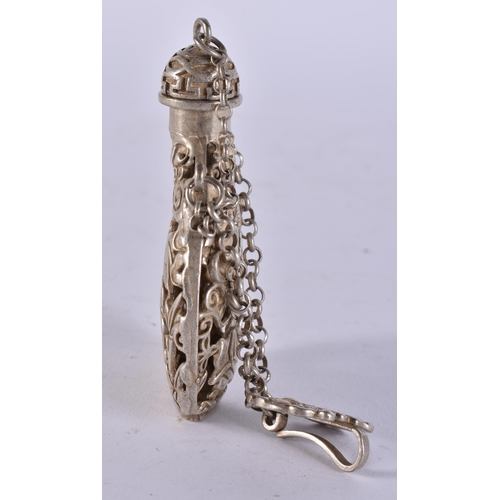 2430 - A CHINESE SNUFF BOTTLE. 68 grams. 8.25 cm high.