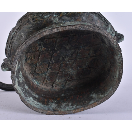 2483 - A RARE CHINESE QING DYNASTY BRONZE SWING HANDLED VESSEL AND COVER. 29 cm high inc handle.
