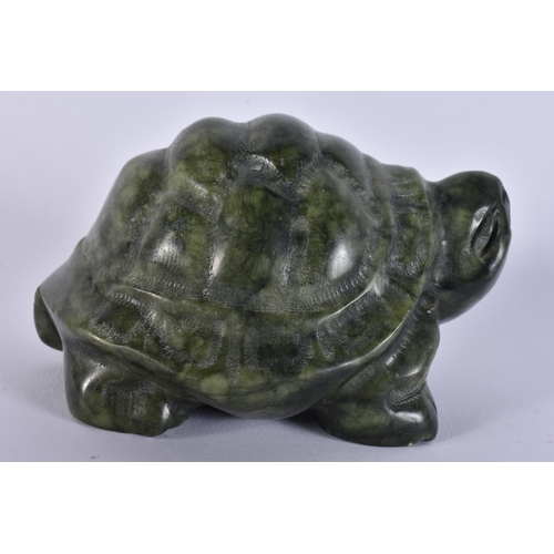 2533 - A CHINESE JADE TURTLE. 9 cm wide.
