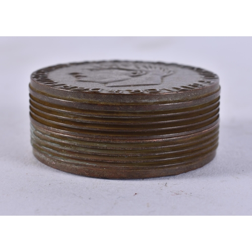 2578 - A BRONZE MILITARY BOX AND COVER. 77 grams. 5 cm wide.