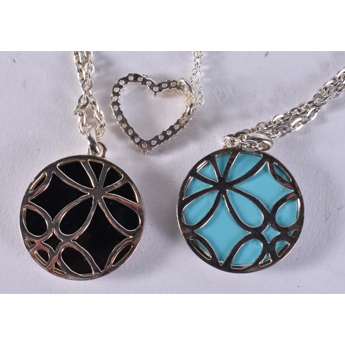 2584 - TWO SILVER NECKLACES. 50 cm long. (2)