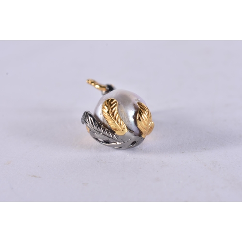 2600 - A SILVER BAROQUE PEARL PENDANT. 10.5 grams. 3.25 cm x 1.75 cm.