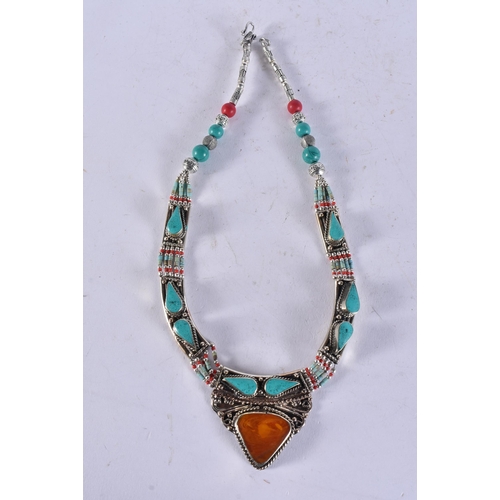 2603 - A TURQUOISE NECKLACE. 123 grams. 44 cm long.