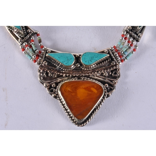 2603 - A TURQUOISE NECKLACE. 123 grams. 44 cm long.