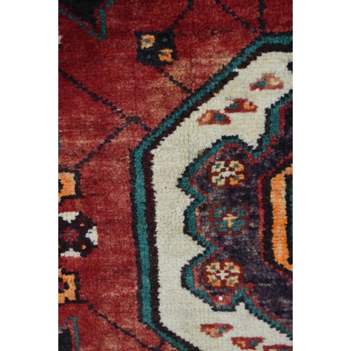 3024 - A hand made Iranian Heriz wool rug 208 x 131 cm