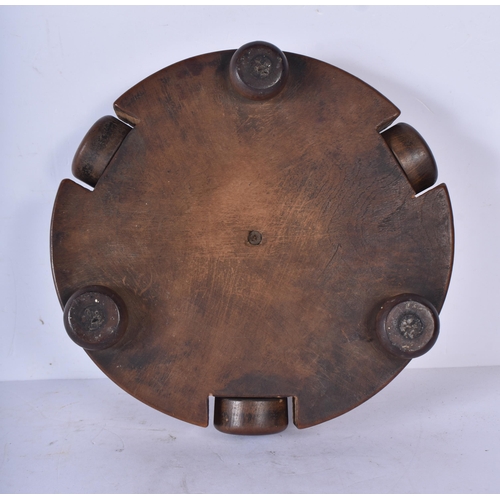 3044 - An early oak lazy susan / cake stand 7.5 x 19.5cm.