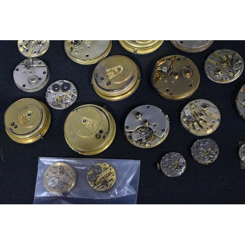 3078 - A collection of pocket watch faces and workings (Qty)