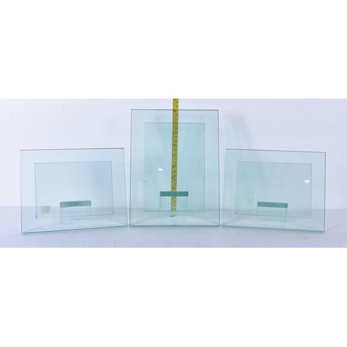 3139 - A miscellaneous collection of Murano Yalos casa plates, glass picture frames and ceramics  etc 28cm ... 