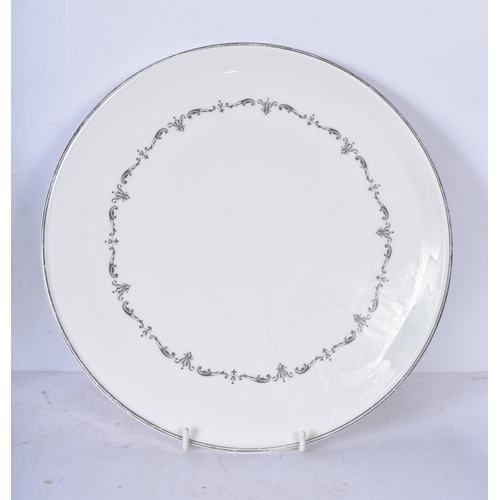 3139 - A miscellaneous collection of Murano Yalos casa plates, glass picture frames and ceramics  etc 28cm ... 