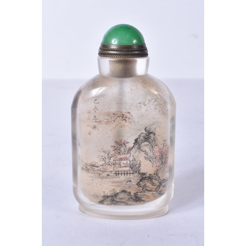 3175 - A Chinese glass reverse painted snuff bottle 8.5cm