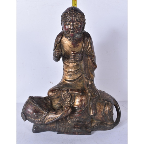 3177 - A Chinese gilt bronze Luohan 27 x 23cm