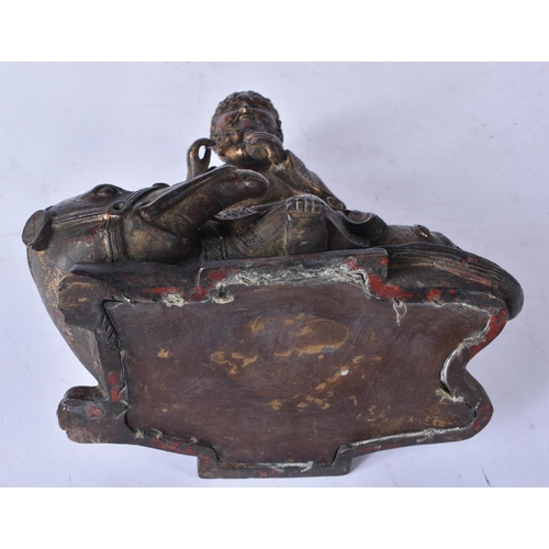 3177 - A Chinese gilt bronze Luohan 27 x 23cm