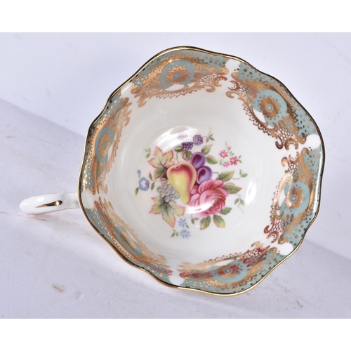 3202 - A collection of Paragon tea cups and saucers 6.5 x 13.5cm (6)