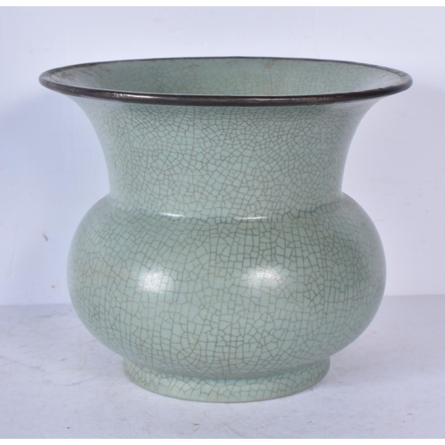 3224 - A Chinese porcelain Ru Ware vessel 13 x 16cm