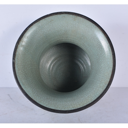 3224 - A Chinese porcelain Ru Ware vessel 13 x 16cm