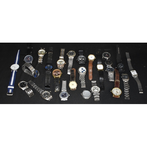 3238 - A collection of wristwatches.  Not working (25)