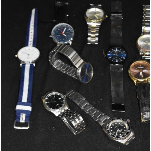 3238 - A collection of wristwatches.  Not working (25)