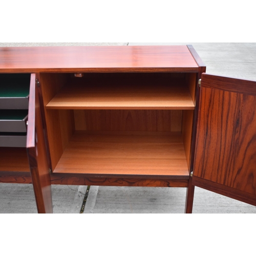 3257 - A Faarup Mobelfabrik sideboard designed by Kofod Larsen 73 x 183 x 47 cm