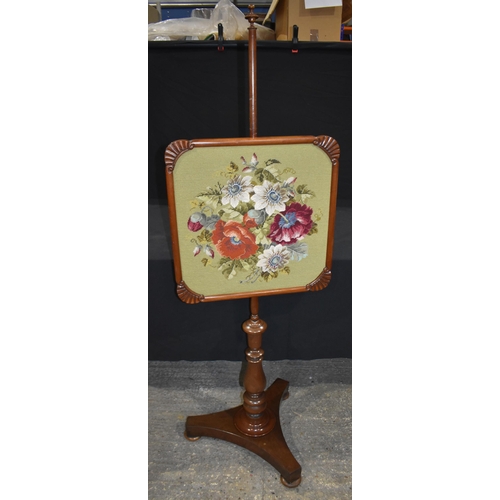 3312 - A Victorian Beech fire screen 156 x 52cm