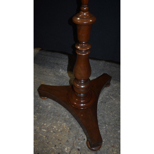 3312 - A Victorian Beech fire screen 156 x 52cm