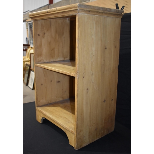 3321 - A vintage Pine one drawer table together with a Pine bookcase/shelf unit and a chair; table 74 x 85 ... 