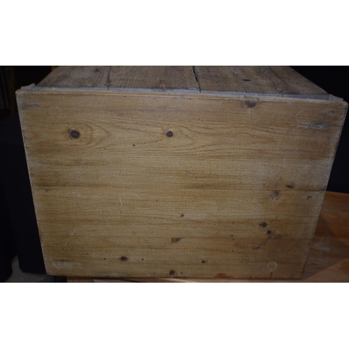 3321 - A vintage Pine one drawer table together with a Pine bookcase/shelf unit and a chair; table 74 x 85 ... 