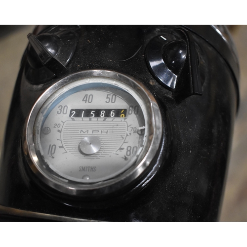 3384 - A vintage BSA Bantam 175CC motorcycle.