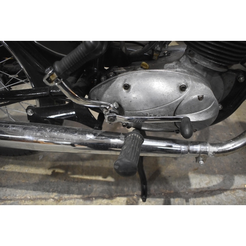 3384 - A vintage BSA Bantam 175CC motorcycle.