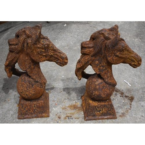 3386 - A pair of cast iron Horse Head garden features 45cm