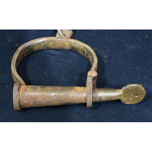 3388 - A  contemporary prisoners ball on a chain 81 x  15cm