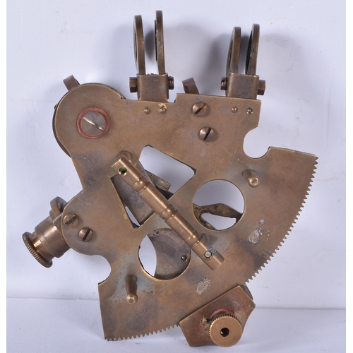 3390 - A small desk top cased Sextant 7 x 11.5cm