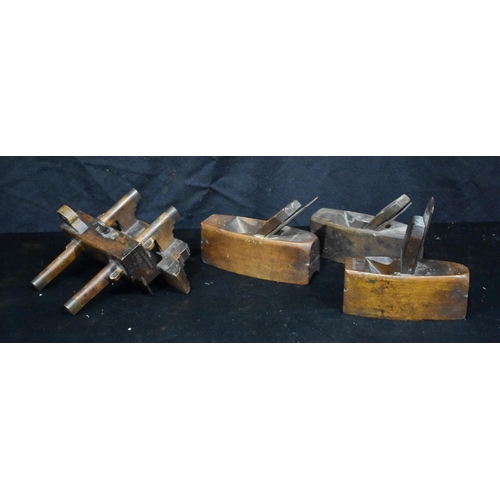 3404 - A collection of antique/vintage wooden Planes, John Mosley & Son, Stothert etc 22 x 24cm (4)