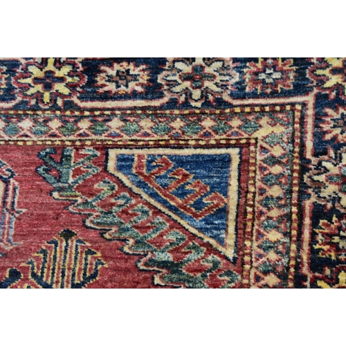 3412 - A Kazak rug 173 x 125cm