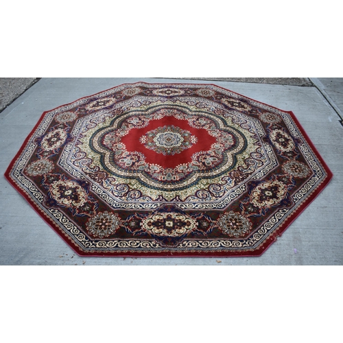 3413 - A large European hexagonal Persian style  rug 260 x 260cm