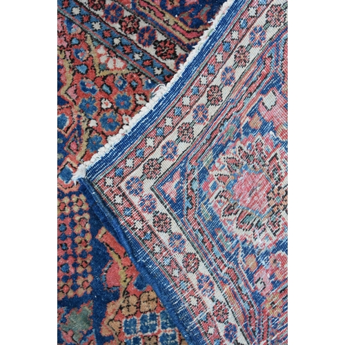 3415 - A Persian Kashan rug 206 x 130cm