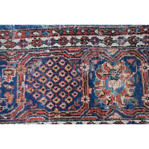 3415 - A Persian Kashan rug 206 x 130cm