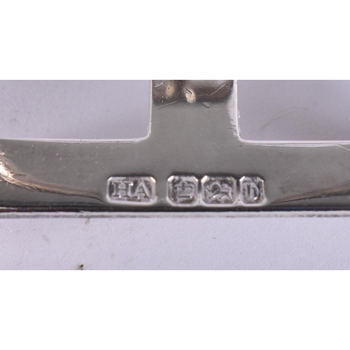 871 - ASSORTED SILVERWARE including a fish slice. 495 grams. (qty)