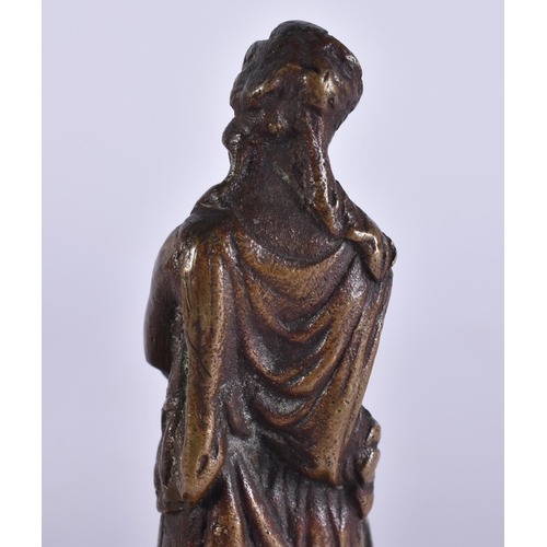 147 - AN 18TH/19TH CENTURY EUROPEAN BRONZE FIGURE OF A FEMALE upon a later onyx base. Bronze 9.5 cm high.