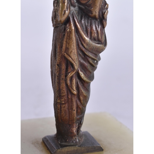 147 - AN 18TH/19TH CENTURY EUROPEAN BRONZE FIGURE OF A FEMALE upon a later onyx base. Bronze 9.5 cm high.