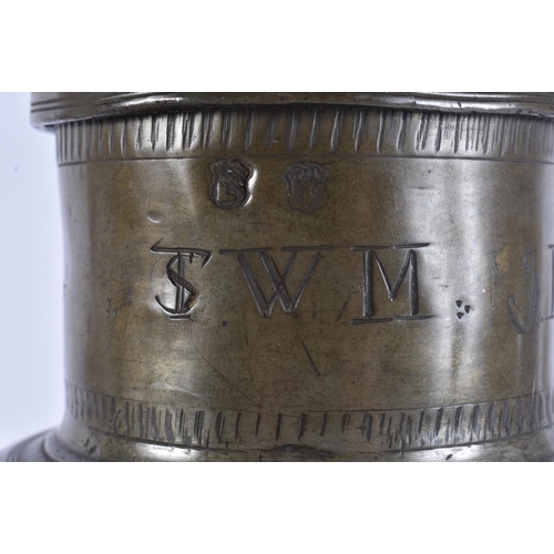 149 - AN UNUSUAL EARLY 18TH CENTURY EUROPEAN PEWTER GUILD VASE AND COVER C1711. 47 cm high.