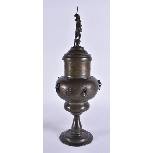 149 - AN UNUSUAL EARLY 18TH CENTURY EUROPEAN PEWTER GUILD VASE AND COVER C1711. 47 cm high.