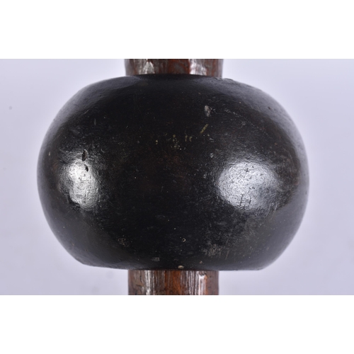 162 - A LARGE 19TH CENTURY POLYNESIAN SOUTHSEA ISLANDS WOOD AND STONE FIGHTING SPEAR/CLUB. 128 cm long.