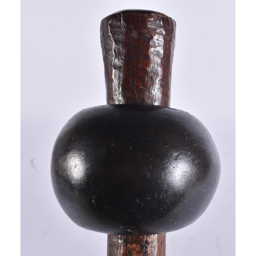 162 - A LARGE 19TH CENTURY POLYNESIAN SOUTHSEA ISLANDS WOOD AND STONE FIGHTING SPEAR/CLUB. 128 cm long.
