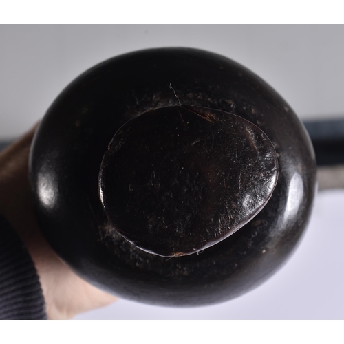 162 - A LARGE 19TH CENTURY POLYNESIAN SOUTHSEA ISLANDS WOOD AND STONE FIGHTING SPEAR/CLUB. 128 cm long.