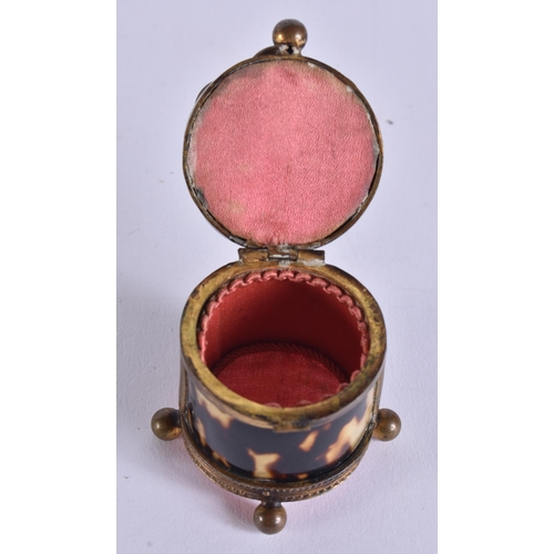 165 - AN UNUSUAL EARLY VICTORIAN MINIATURE TORTOISESHELL DRUM RING BOX. 3.5 cm x 3.5 cm.
