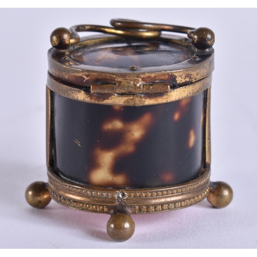 165 - AN UNUSUAL EARLY VICTORIAN MINIATURE TORTOISESHELL DRUM RING BOX. 3.5 cm x 3.5 cm.