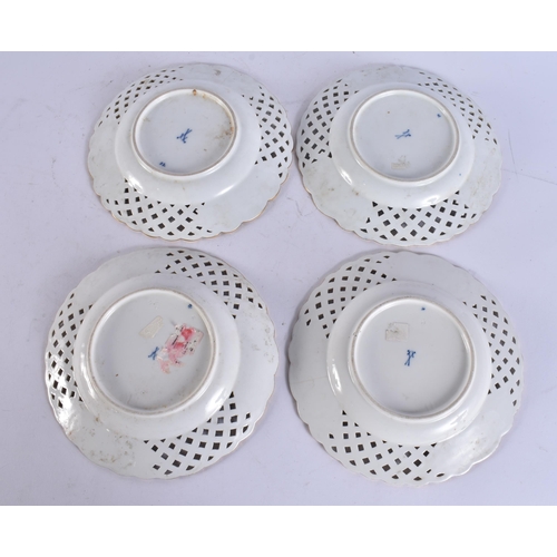 173 - A SET OF FOUR MEISSEN BLUE AND WHITE PORCELAIN RETICULATED PLATES. 21 cm wide. (4)