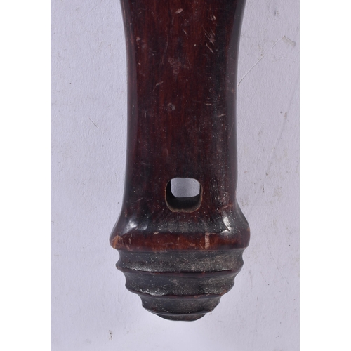 61 - A MAORI TRIBAL CARVED WOOD PATU CLUB. 38 cm long.