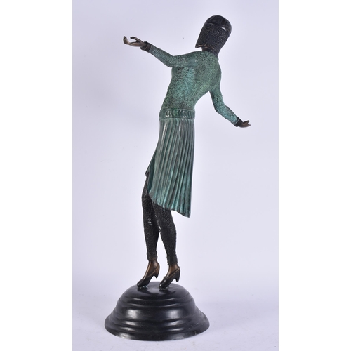 71 - A LARGE CONTEMPORARY BRONZE STUDY OF A FEMALE. 48 cm high.