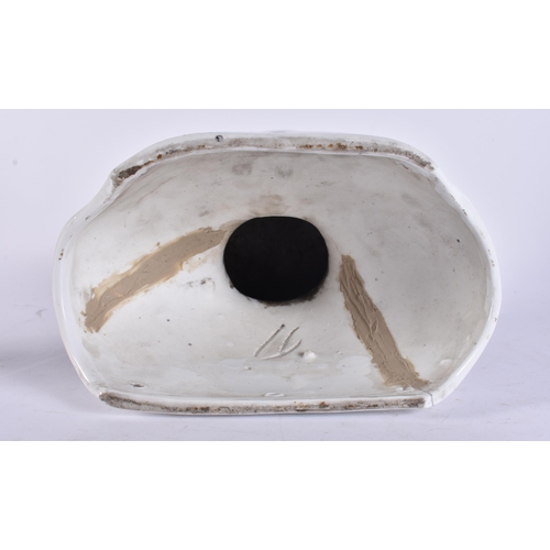 92 - A VERY UNUSUAL 19TH CENTURY ENGLISH PORCELAIN SHOULDER BUST. 25 cm x 15 cm.